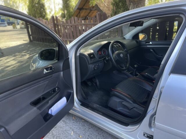 Серый Фольксваген Гольф, объемом двигателя 2 л и пробегом 251 тыс. км за 5400 $, фото 13 на Automoto.ua