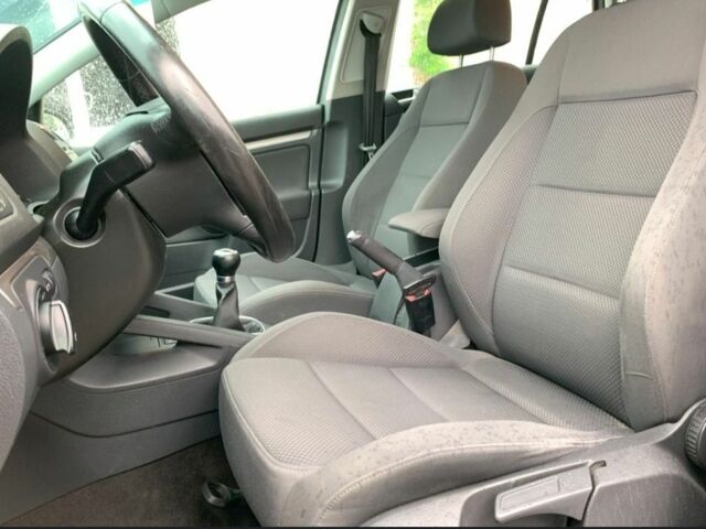 Фольксваген Гольф 2005 в Виннице на Automoto.ua Серый Фольксваген Гольф, объемом двигателя 2 л и пробегом 185 тыс. км за 5700 $, фото 4 на Automoto.ua