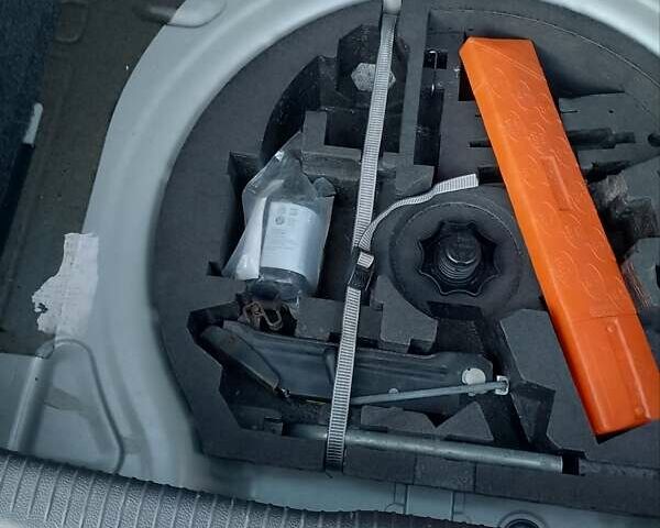 Сірий Фольксваген Гольф, об'ємом двигуна 1.6 л та пробігом 235 тис. км за 6500 $, фото 15 на Automoto.ua