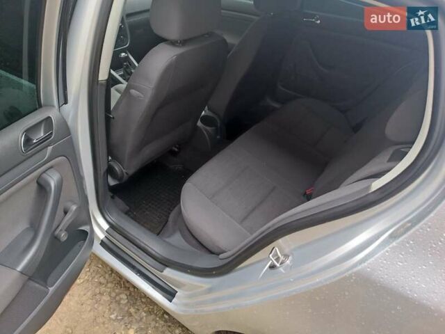 Серый Фольксваген Гольф, объемом двигателя 1.6 л и пробегом 211 тыс. км за 5900 $, фото 12 на Automoto.ua