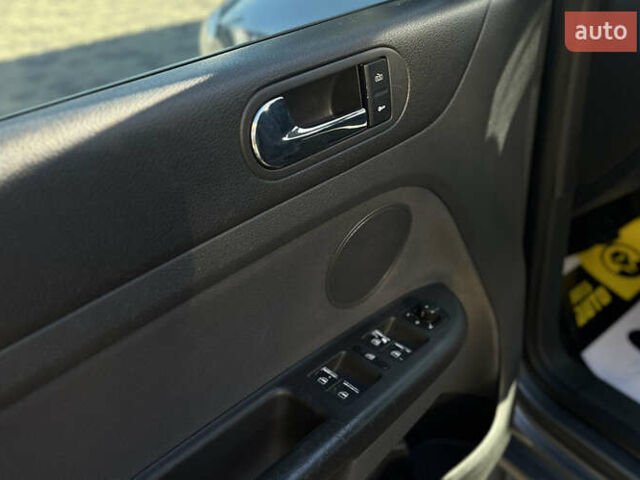 Сірий Фольксваген Гольф, об'ємом двигуна 1.39 л та пробігом 228 тис. км за 5800 $, фото 16 на Automoto.ua