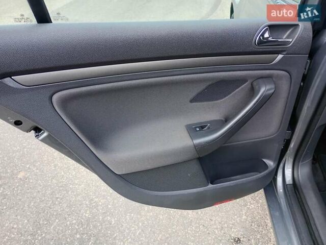 Серый Фольксваген Гольф, объемом двигателя 1.98 л и пробегом 157 тыс. км за 6700 $, фото 26 на Automoto.ua