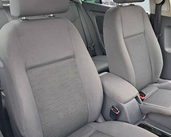 Сірий Фольксваген Гольф, об'ємом двигуна 1.6 л та пробігом 244 тис. км за 5599 $, фото 5 на Automoto.ua