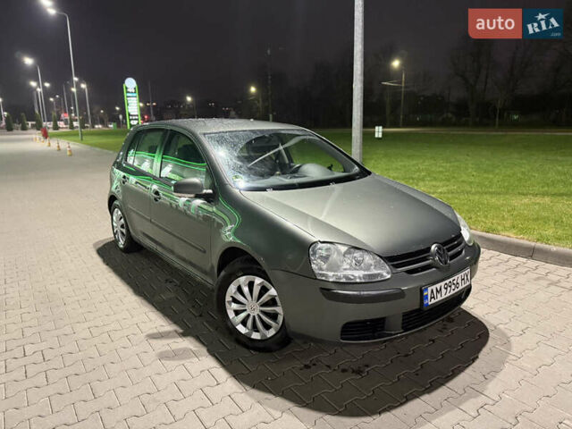 Серый Фольксваген Гольф, объемом двигателя 1.4 л и пробегом 273 тыс. км за 5200 $, фото 3 на Automoto.ua