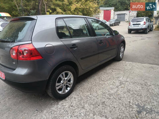Серый Фольксваген Гольф, объемом двигателя 1.6 л и пробегом 205 тыс. км за 5900 $, фото 2 на Automoto.ua