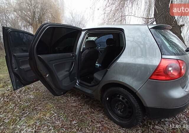 Серый Фольксваген Гольф, объемом двигателя 1.6 л и пробегом 310 тыс. км за 5100 $, фото 39 на Automoto.ua