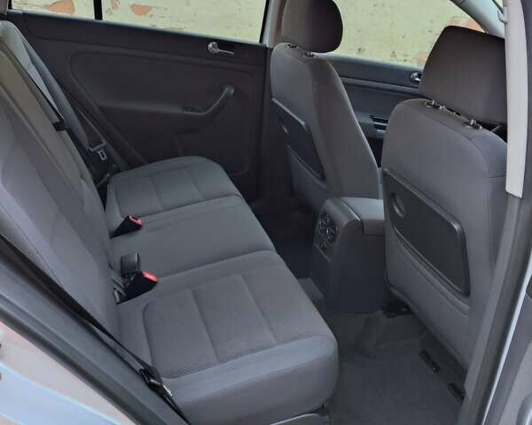 Сірий Фольксваген Гольф, об'ємом двигуна 1.6 л та пробігом 185 тис. км за 5800 $, фото 18 на Automoto.ua