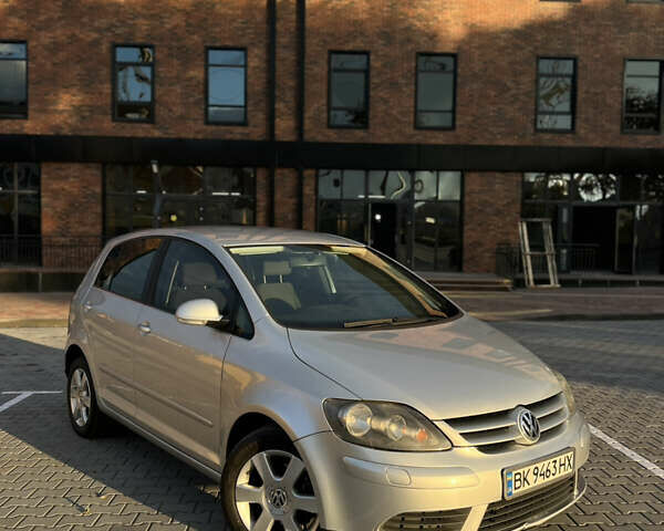 Фольксваген Гольф 2005 у Вінниці на Automoto.ua Сірий Фольксваген Гольф, об'ємом двигуна 1.97 л та пробігом 325 тис. км за 6900 $, фото 11 на Automoto.ua