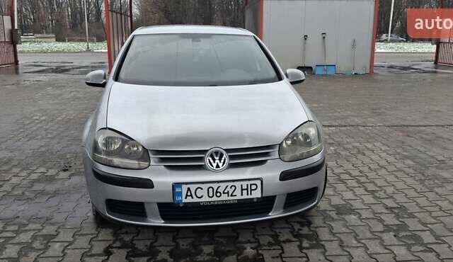 Серый Фольксваген Гольф, объемом двигателя 1.4 л и пробегом 282 тыс. км за 4500 $, фото 1 на Automoto.ua