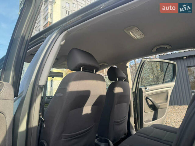 Серый Фольксваген Гольф, объемом двигателя 1.6 л и пробегом 180 тыс. км за 5900 $, фото 35 на Automoto.ua