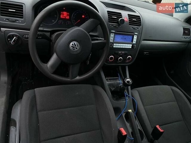 Серый Фольксваген Гольф, объемом двигателя 1.9 л и пробегом 292 тыс. км за 3600 $, фото 4 на Automoto.ua