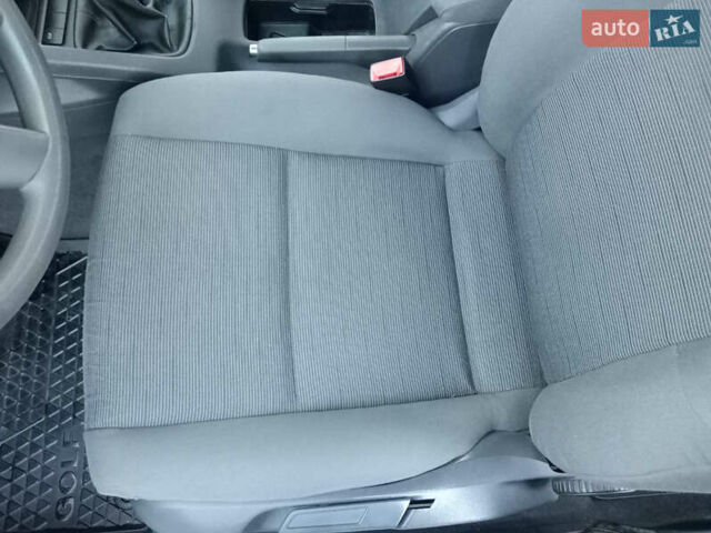 Сірий Фольксваген Гольф, об'ємом двигуна 1.4 л та пробігом 207 тис. км за 5299 $, фото 5 на Automoto.ua