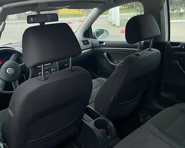 Серый Фольксваген Гольф, объемом двигателя 1.9 л и пробегом 292 тыс. км за 3600 $, фото 5 на Automoto.ua