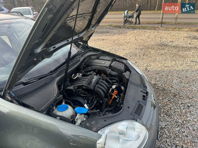 Серый Фольксваген Гольф, объемом двигателя 1.6 л и пробегом 180 тыс. км за 5900 $, фото 60 на Automoto.ua