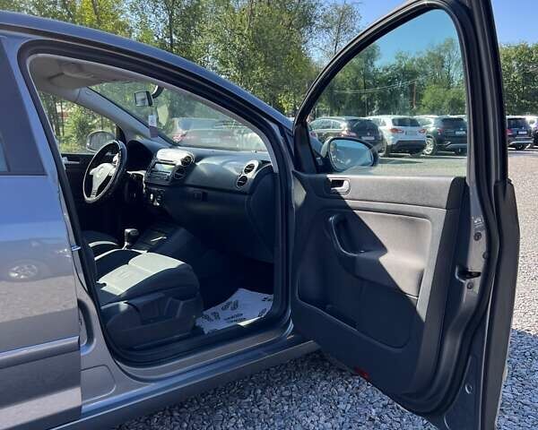 Серый Фольксваген Гольф, объемом двигателя 1.97 л и пробегом 217 тыс. км за 6800 $, фото 21 на Automoto.ua