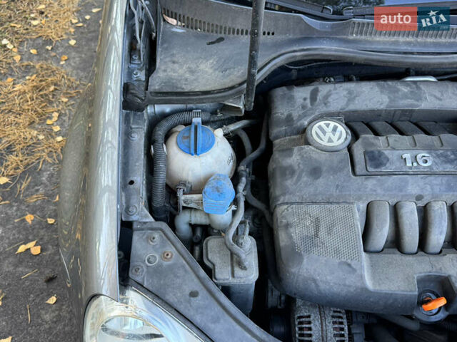 Серый Фольксваген Гольф, объемом двигателя 1.6 л и пробегом 225 тыс. км за 5500 $, фото 24 на Automoto.ua