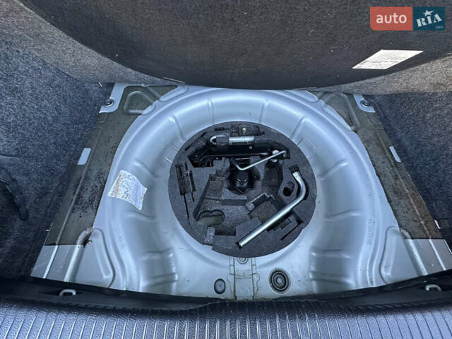 Серый Фольксваген Гольф, объемом двигателя 1.4 л и пробегом 202 тыс. км за 5600 $, фото 64 на Automoto.ua