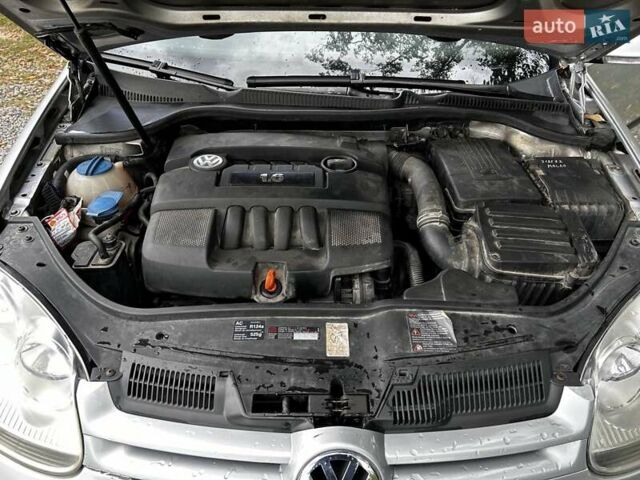 Серый Фольксваген Гольф, объемом двигателя 1.6 л и пробегом 221 тыс. км за 4200 $, фото 14 на Automoto.ua