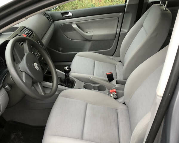 Серый Фольксваген Гольф, объемом двигателя 1.39 л и пробегом 200 тыс. км за 4700 $, фото 8 на Automoto.ua