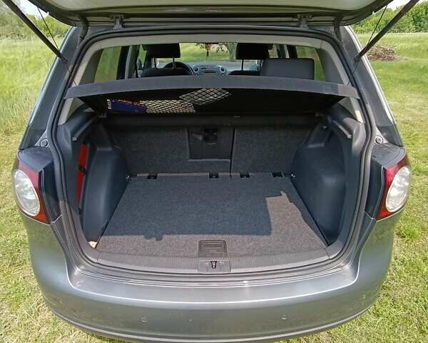 Серый Фольксваген Гольф, объемом двигателя 1.6 л и пробегом 273 тыс. км за 5600 $, фото 11 на Automoto.ua