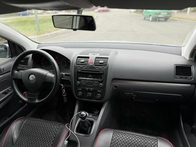 Серый Фольксваген Гольф, объемом двигателя 2 л и пробегом 251 тыс. км за 5400 $, фото 10 на Automoto.ua