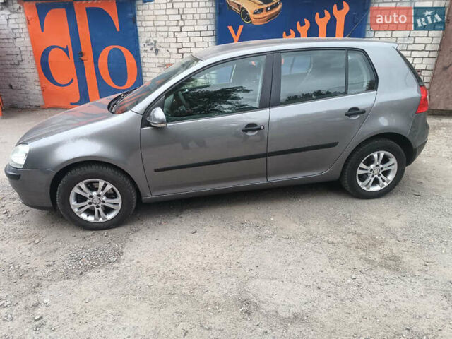 Серый Фольксваген Гольф, объемом двигателя 1.6 л и пробегом 205 тыс. км за 5900 $, фото 1 на Automoto.ua
