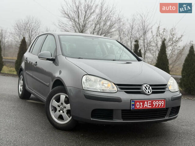 Серый Фольксваген Гольф, объемом двигателя 1.6 л и пробегом 218 тыс. км за 5950 $, фото 1 на Automoto.ua