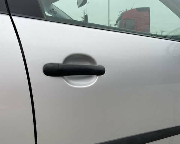 Серый Фольксваген Гольф, объемом двигателя 1.4 л и пробегом 203 тыс. км за 5200 $, фото 45 на Automoto.ua