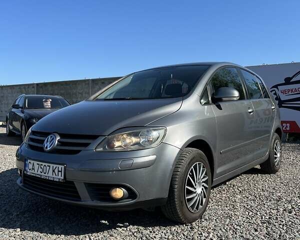 Серый Фольксваген Гольф, объемом двигателя 1.97 л и пробегом 217 тыс. км за 6800 $, фото 1 на Automoto.ua