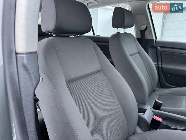 Серый Фольксваген Гольф, объемом двигателя 1.4 л и пробегом 251 тыс. км за 4999 $, фото 34 на Automoto.ua