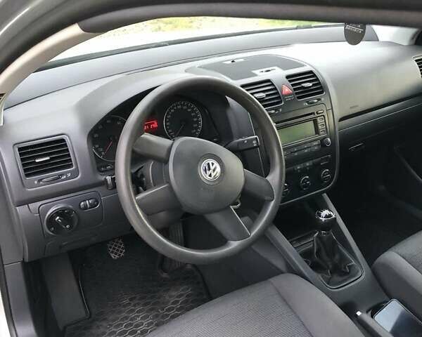 Серый Фольксваген Гольф, объемом двигателя 1.4 л и пробегом 190 тыс. км за 5000 $, фото 22 на Automoto.ua