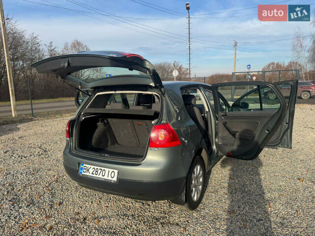 Серый Фольксваген Гольф, объемом двигателя 1.6 л и пробегом 180 тыс. км за 5900 $, фото 49 на Automoto.ua