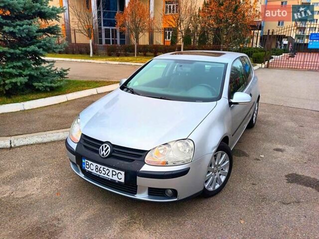 Серый Фольксваген Гольф, объемом двигателя 1.6 л и пробегом 300 тыс. км за 5500 $, фото 2 на Automoto.ua