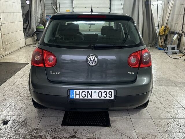 Серый Фольксваген Гольф, объемом двигателя 1.9 л и пробегом 300 тыс. км за 3200 $, фото 3 на Automoto.ua