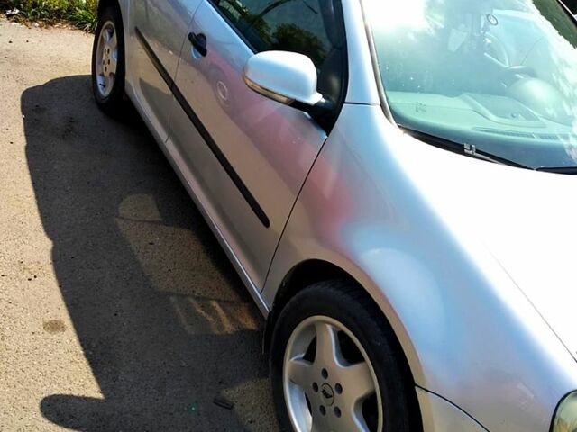 Сірий Фольксваген Гольф, об'ємом двигуна 1.6 л та пробігом 250 тис. км за 4300 $, фото 9 на Automoto.ua