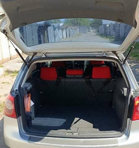 Сірий Фольксваген Гольф, об'ємом двигуна 1.6 л та пробігом 211 тис. км за 4700 $, фото 2 на Automoto.ua