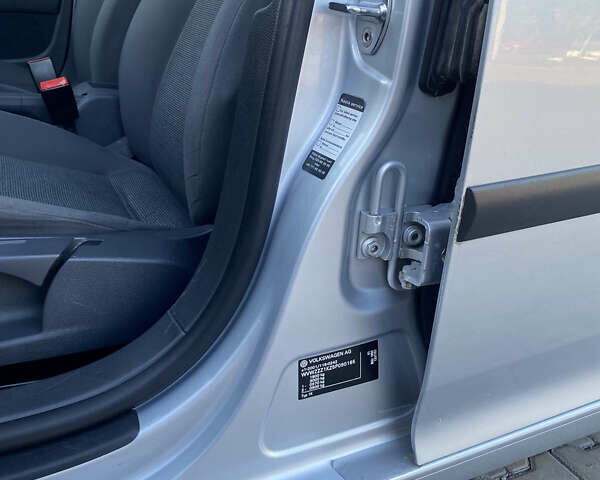 Фольксваген Гольф 2005 у Ямпіль на Automoto.ua Сірий Фольксваген Гольф, об'ємом двигуна 1.6 л та пробігом 266 тис. км за 5750 $, фото 23 на Automoto.ua