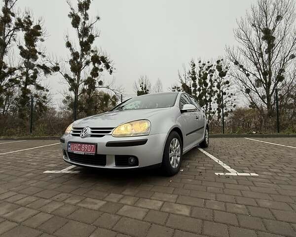 Серый Фольксваген Гольф, объемом двигателя 1.6 л и пробегом 181 тыс. км за 5500 $, фото 1 на Automoto.ua