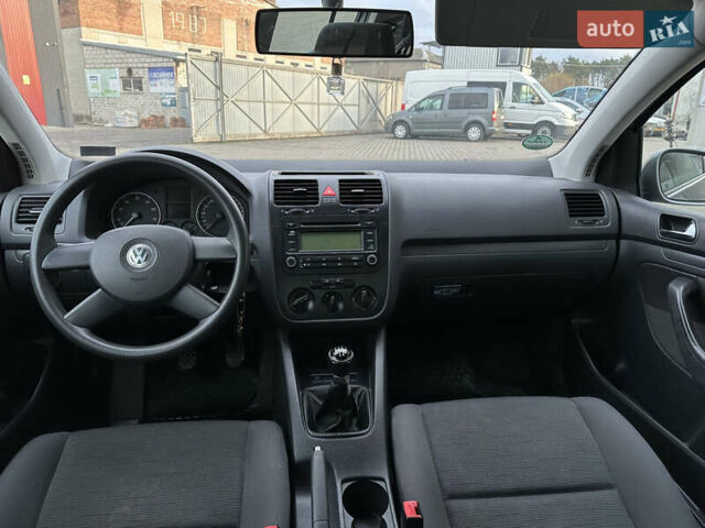 Серый Фольксваген Гольф, объемом двигателя 1.4 л и пробегом 270 тыс. км за 4400 $, фото 8 на Automoto.ua