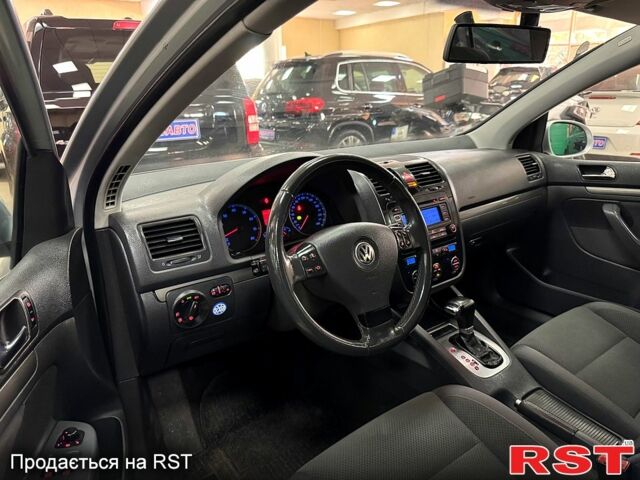 Сірий Фольксваген Гольф, об'ємом двигуна 1.6 л та пробігом 235 тис. км за 6000 $, фото 4 на Automoto.ua