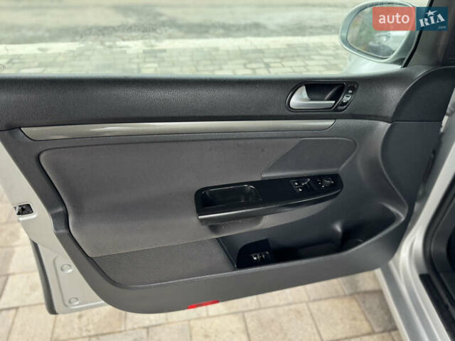 Серый Фольксваген Гольф, объемом двигателя 1.4 л и пробегом 234 тыс. км за 4750 $, фото 34 на Automoto.ua