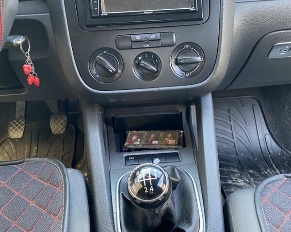 Сірий Фольксваген Гольф, об'ємом двигуна 1.6 л та пробігом 177 тис. км за 6500 $, фото 15 на Automoto.ua