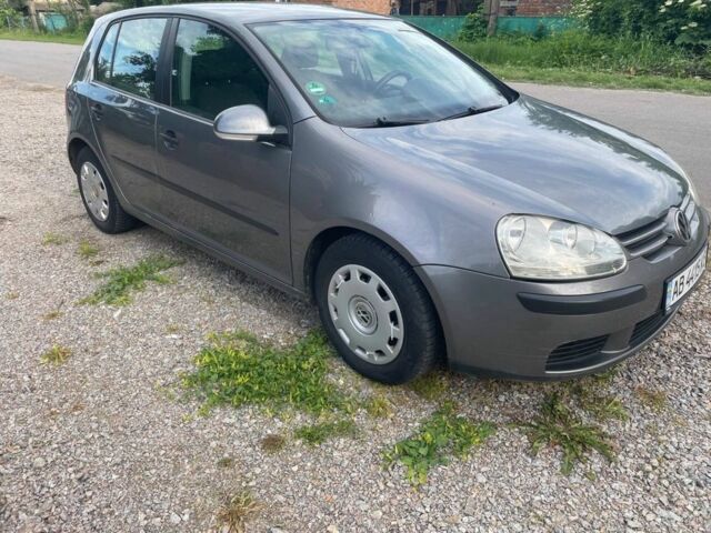 Серый Фольксваген Гольф, объемом двигателя 1.4 л и пробегом 266 тыс. км за 4800 $, фото 2 на Automoto.ua