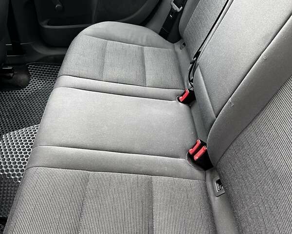 Серый Фольксваген Гольф, объемом двигателя 1.6 л и пробегом 221 тыс. км за 4200 $, фото 23 на Automoto.ua