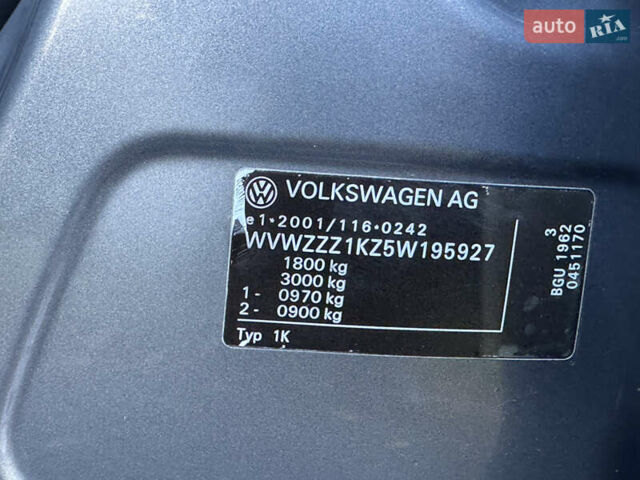 Серый Фольксваген Гольф, объемом двигателя 1.6 л и пробегом 225 тыс. км за 5500 $, фото 28 на Automoto.ua