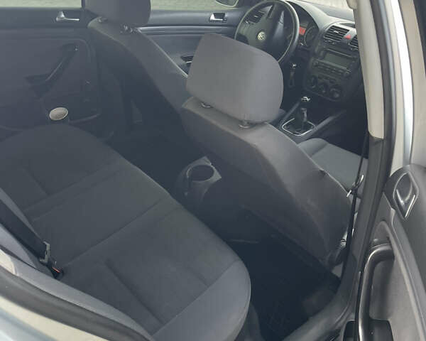 Серый Фольксваген Гольф, объемом двигателя 1.6 л и пробегом 298 тыс. км за 4900 $, фото 13 на Automoto.ua