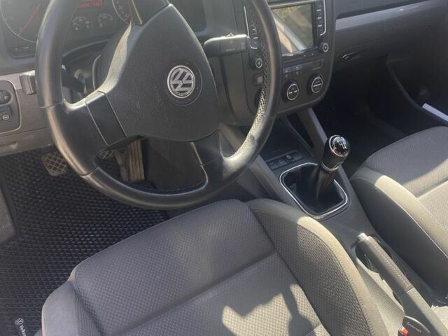 Серый Фольксваген Гольф, объемом двигателя 1.6 л и пробегом 242 тыс. км за 5500 $, фото 3 на Automoto.ua