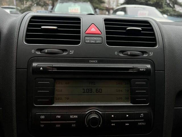 Сірий Фольксваген Гольф, об'ємом двигуна 1.4 л та пробігом 216 тис. км за 5400 $, фото 9 на Automoto.ua