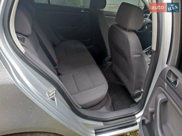 Серый Фольксваген Гольф, объемом двигателя 1.6 л и пробегом 211 тыс. км за 5900 $, фото 9 на Automoto.ua
