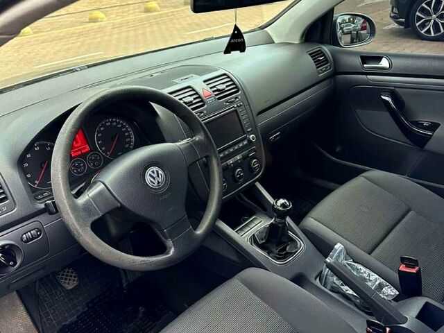 Сірий Фольксваген Гольф, об'ємом двигуна 1.4 л та пробігом 230 тис. км за 5100 $, фото 4 на Automoto.ua